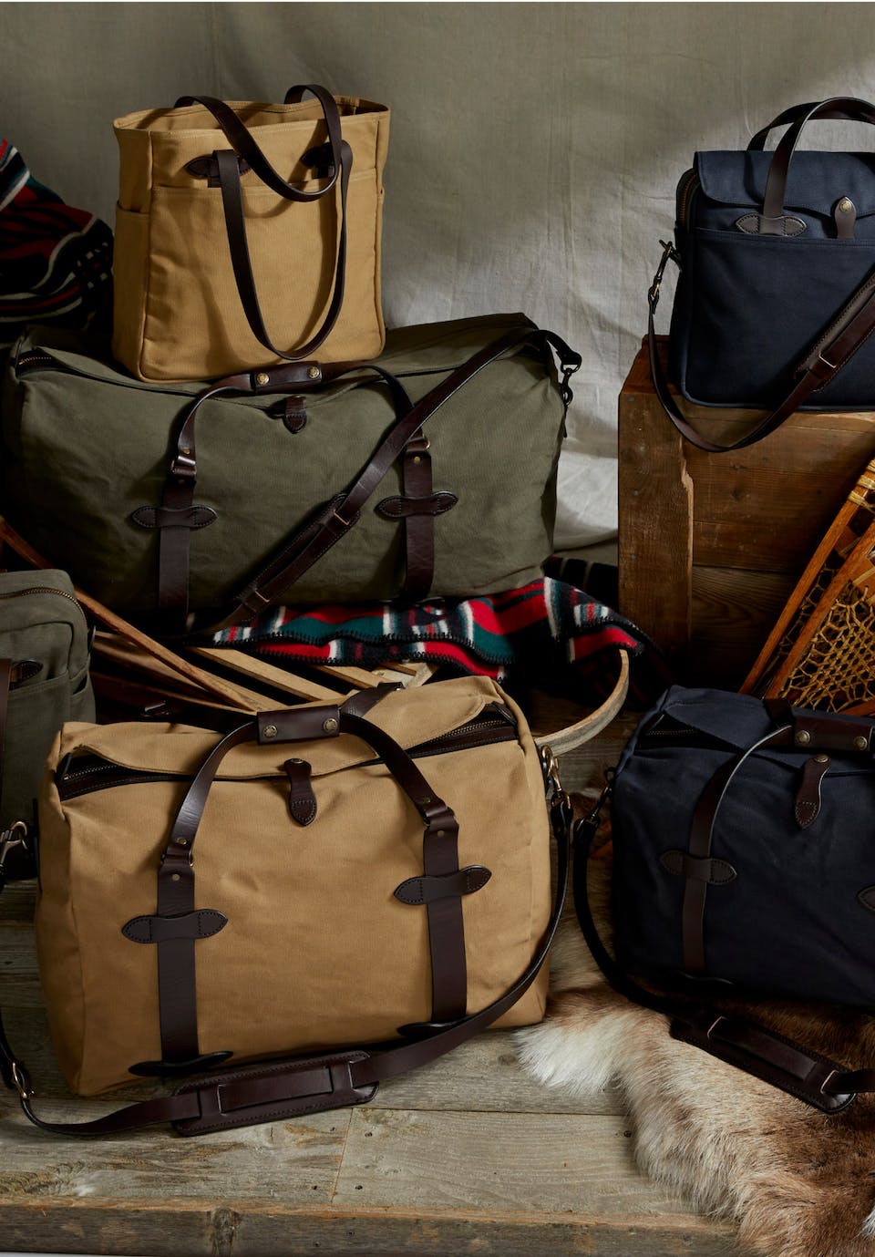 BAGS & LUGGAGE